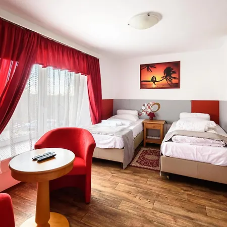 Malom Udvar étterem és 3*
