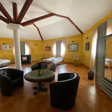 Vendégház Malom Udvar étterem és Bér