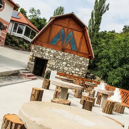 Malom Udvar étterem és