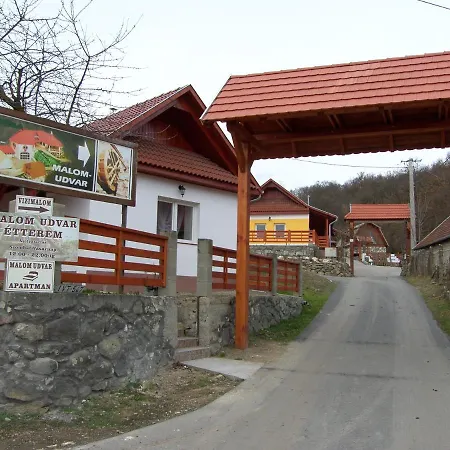 Malom Udvar Panzio Es Etterem * Bér