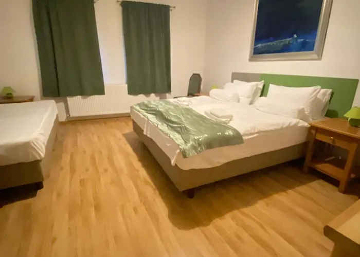 Konukevi Malom Udvar Panzio Es Etterem