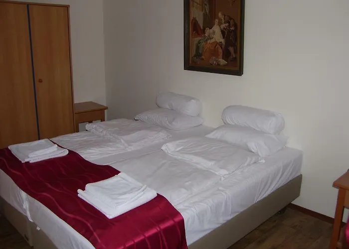 Malom Udvar Panzio Es Etterem Bér