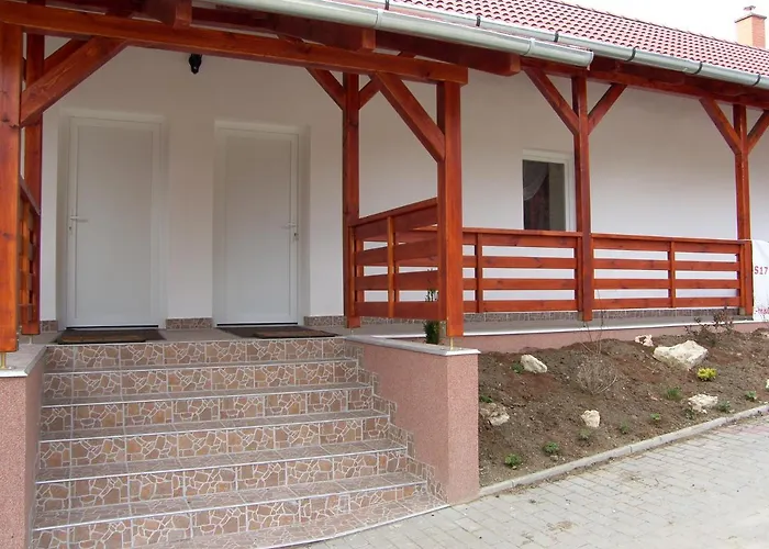 Malom Udvar Panzio Es Etterem Konukevi 3*
